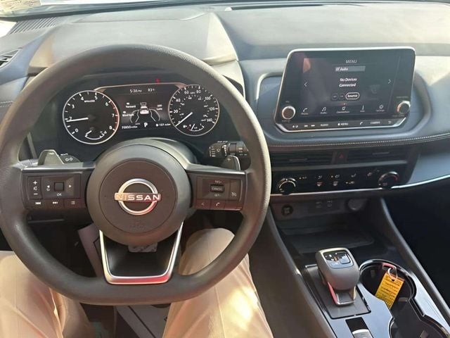 Pre-Owned 2024 Nissan Rogue S - photo - 11