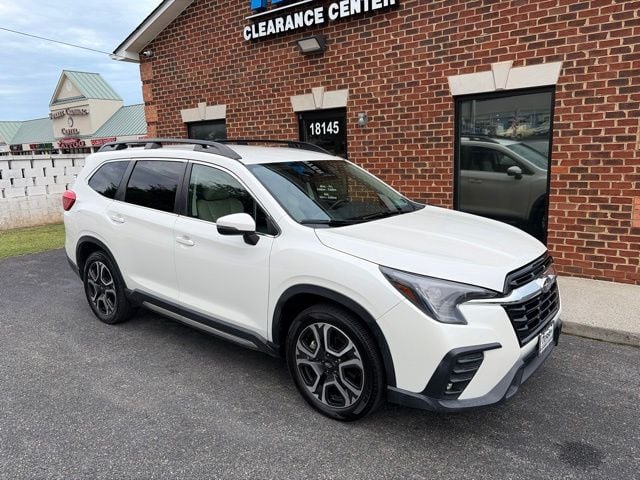 Pre-Owned 2023 Subaru Ascent Limited - photo - 1