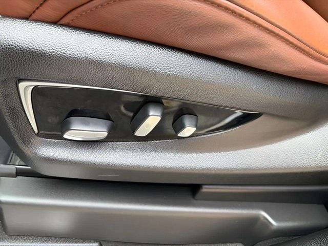 Pre-Owned 2019 Cadillac Escalade Luxury - photo - 8