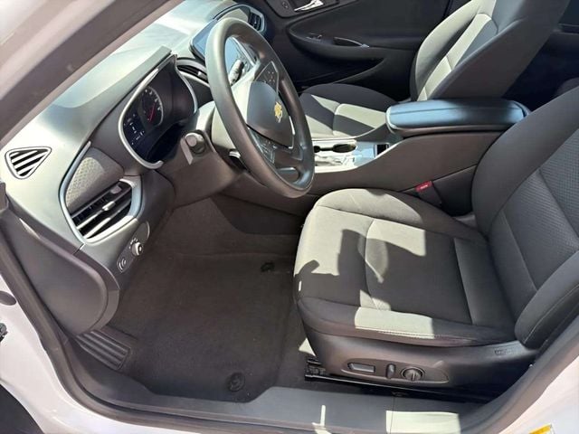 Pre-Owned 2024 Chevrolet Malibu LT - photo - 9