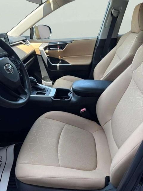 Pre-Owned 2022 Toyota RAV4 XLE - photo - 6