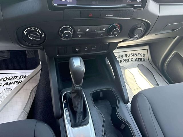 Pre-Owned 2022 Nissan Frontier S - photo - 17