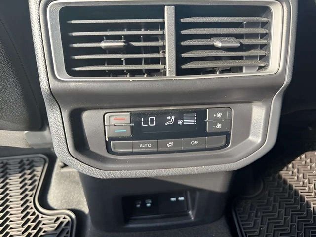Pre-Owned 2025 Volkswagen Atlas 2.0T Peak Edition - photo - 8