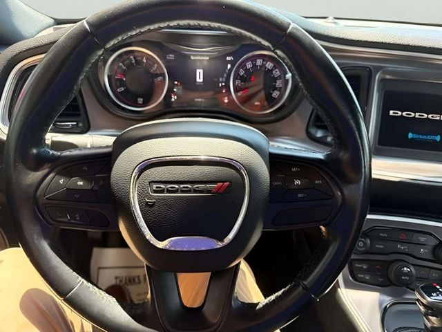 Pre-Owned 2021 Dodge Challenger SXT - photo - 8