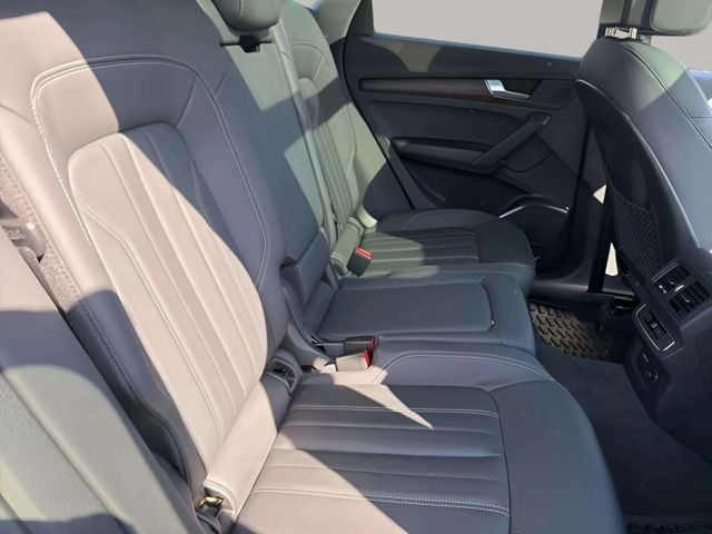 Pre-Owned 2023 Audi Q5 40 Premium - photo - 9