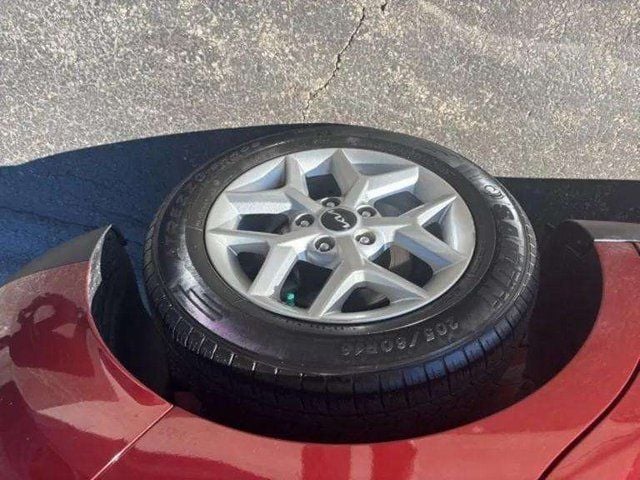 Pre-Owned 2024 Kia Soul LX - photo - 13