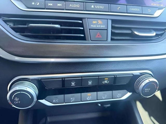 Pre-Owned 2023 Nissan Altima 2.5 SV - photo - 12
