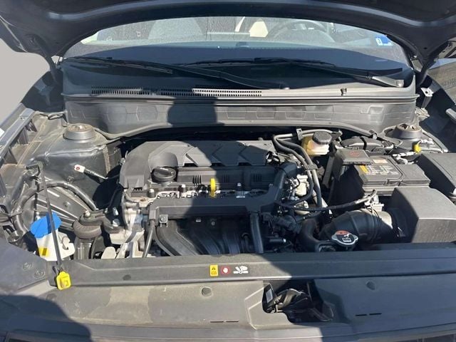Pre-Owned 2025 Hyundai Venue SEL - photo - 15