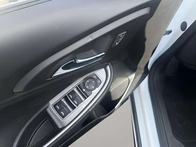 Pre-Owned 2024 Chevrolet Malibu LT - photo - 5