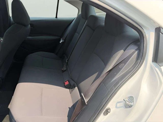 Pre-Owned 2022 Toyota Corolla LE - photo - 5