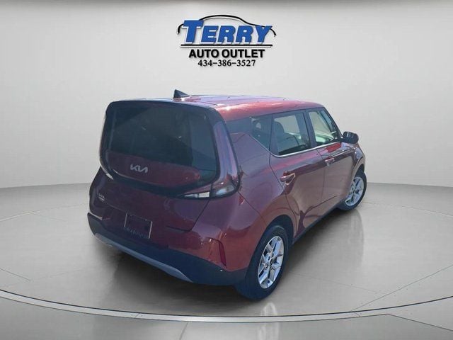 Pre-Owned 2024 Kia Soul LX - photo - 6