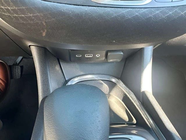 Pre-Owned 2023 Chevrolet Malibu LT - photo - 13