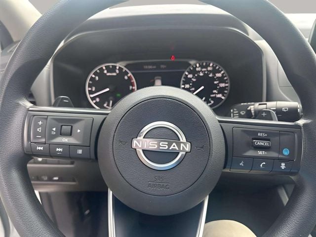 Pre-Owned 2024 Nissan Rogue SV - photo - 5