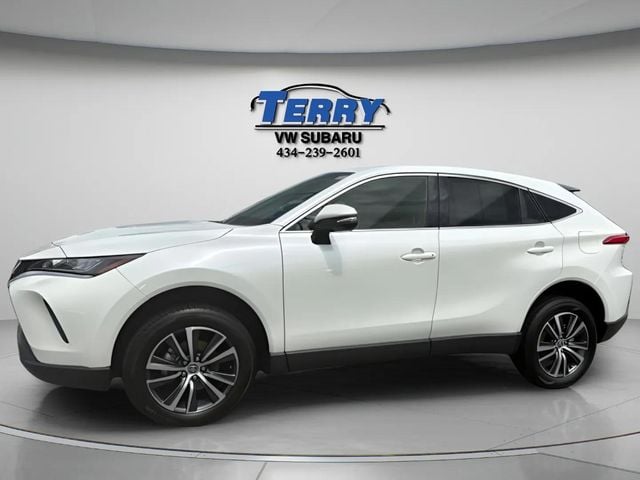Pre-Owned 2022 Toyota Venza LE - photo - 2
