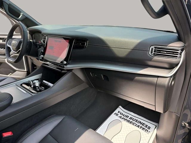 Pre-Owned 2025 Jeep Wagoneer Series III - photo - 30