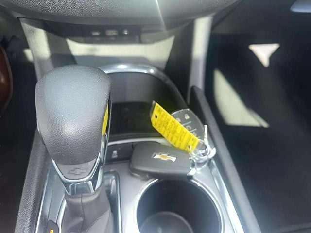 Pre-Owned 2024 Chevrolet Malibu LT - photo - 13