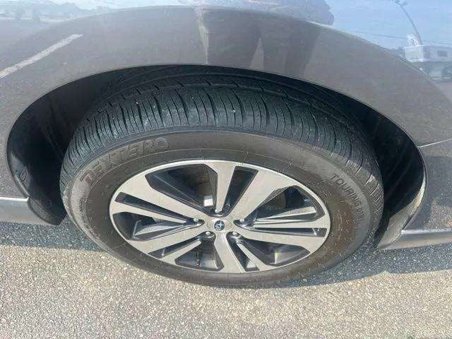 Pre-Owned 2019 Subaru Outback 2.5i - photo - 15
