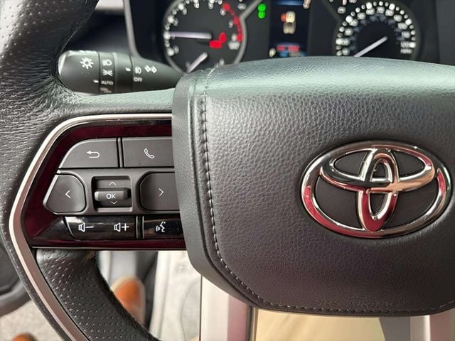 Pre-Owned 2023 Toyota Tundra SR5 - photo - 6