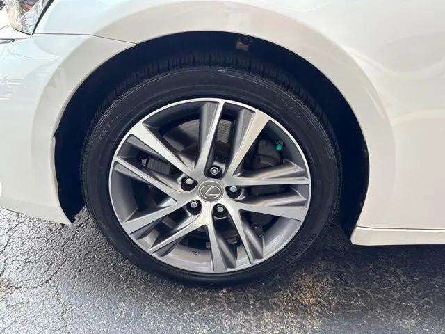 Pre-Owned 2020 Lexus IS 300 - photo - 10