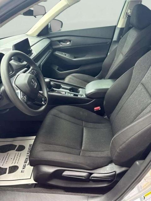 Pre-Owned 2025 Honda Accord LX - photo - 6