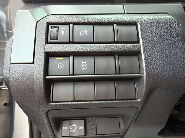 Pre-Owned 2025 Toyota Tacoma TRD Off-Road - photo - 14