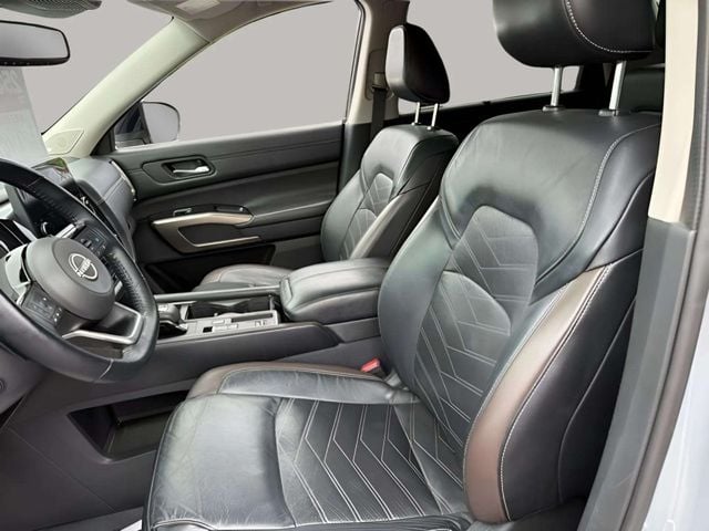 Pre-Owned 2022 Nissan Pathfinder Platinum - photo - 16