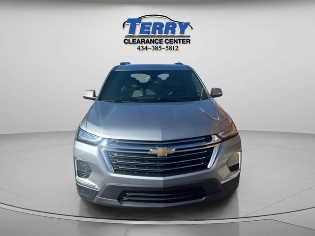 Pre-Owned 2023 Chevrolet Traverse LT - photo - 3