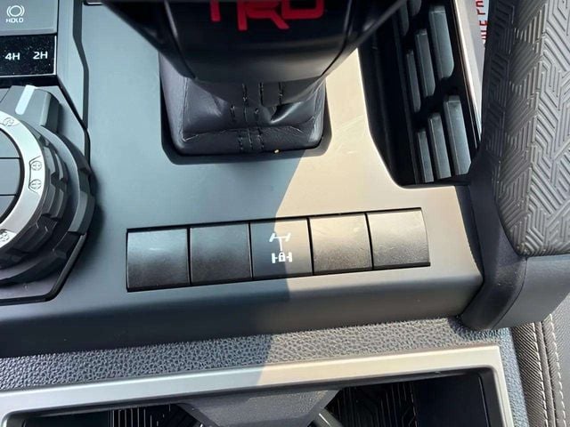 Pre-Owned 2025 Toyota Tacoma TRD Off-Road - photo - 22