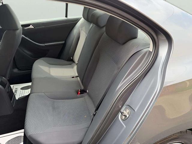 Pre-Owned 2014 Volkswagen Jetta 2.0L S - photo - 5