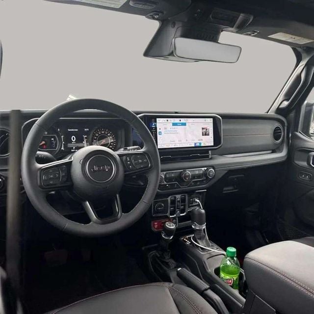 Pre-Owned 2026 Jeep Wrangler Rubicon X - photo - 13