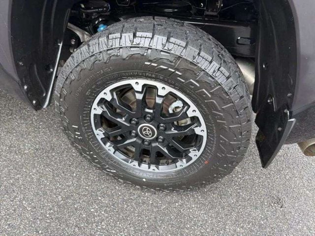 Pre-Owned 2023 Toyota Tundra SR5 - photo - 30