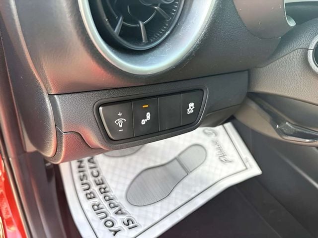 Pre-Owned 2023 Kia Forte GT-Line - photo - 15