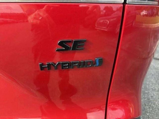 Pre-Owned 2024 Toyota Corolla Cross Hybrid XSE - photo - 24