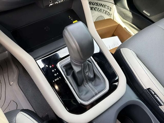 Pre-Owned 2025 Subaru Forester Limited - photo - 8