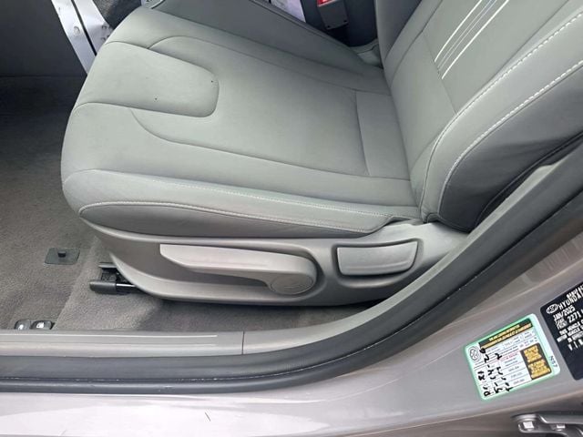 Pre-Owned 2025 Hyundai Elantra SEL Convenience - photo - 13