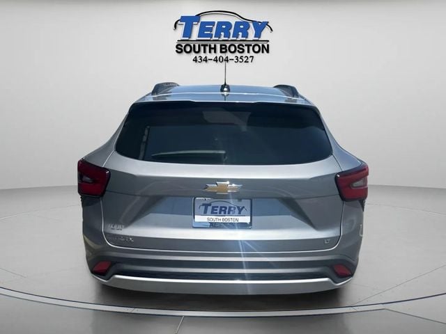 Pre-Owned 2025 Chevrolet Trax LT - photo - 3