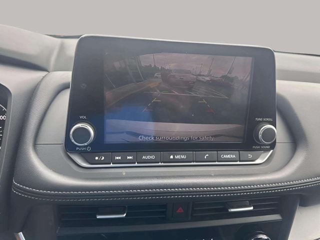Pre-Owned 2024 Nissan Rogue SV - photo - 7