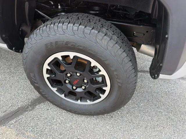 Pre-Owned 2025 Toyota Tacoma TRD Off-Road - photo - 31