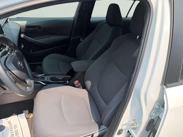 Pre-Owned 2022 Toyota Corolla LE - photo - 6