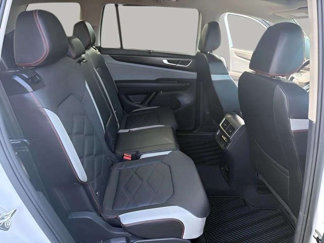 Pre-Owned 2025 Volkswagen Atlas 2.0T Peak Edition - photo - 28