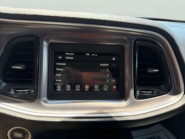 Pre-Owned 2021 Dodge Challenger SXT - photo - 7