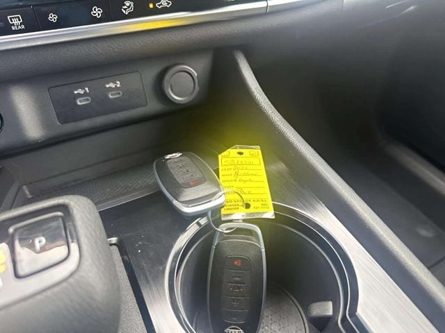 Pre-Owned 2025 Nissan Rogue SV - photo - 10