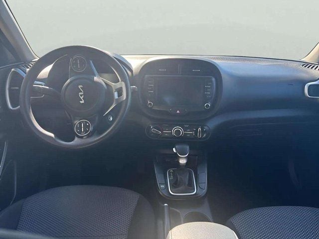 Pre-Owned 2024 Kia Soul LX - photo - 8