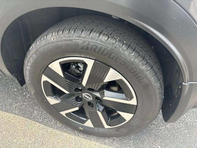 Pre-Owned 2025 Nissan Kicks SV - photo - 21