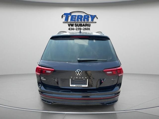 Pre-Owned 2024 Volkswagen Tiguan 2.0T SE R-Line Black - photo - 2