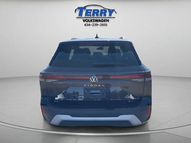 Pre-Owned 2025 Volkswagen Tiguan 2.0T SE - photo - 1