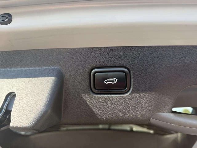 Pre-Owned 2023 Kia Sportage X-Line - photo - 24
