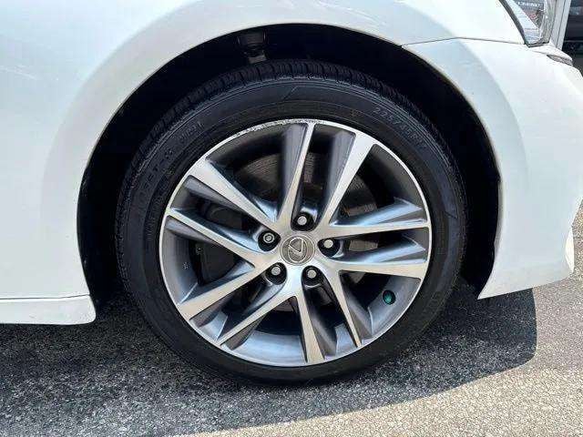 Pre-Owned 2020 Lexus IS 300 - photo - 12
