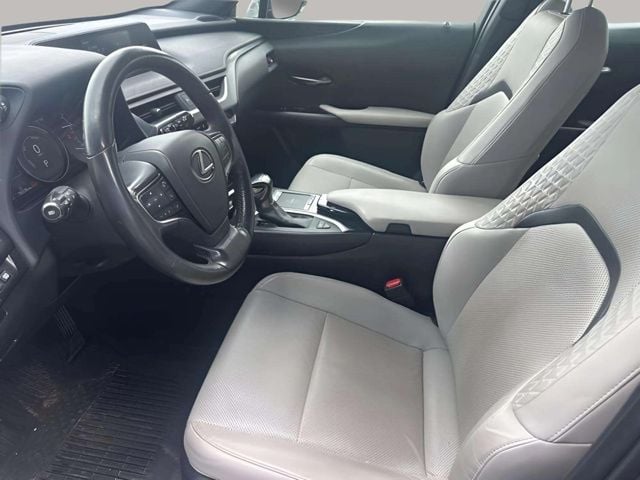 Pre-Owned 2019 Lexus UX 250h Base - photo - 18