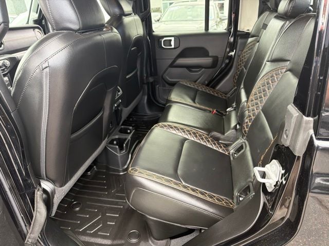 Pre-Owned 2022 Jeep Gladiator Overland - photo - 5